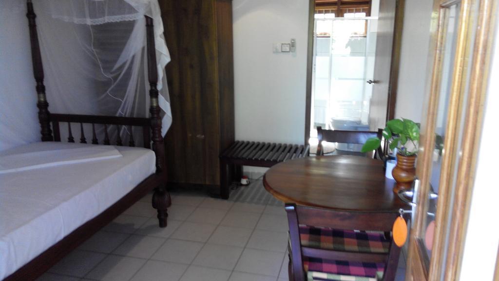 Surf Villa Hikkaduwa Exterior foto