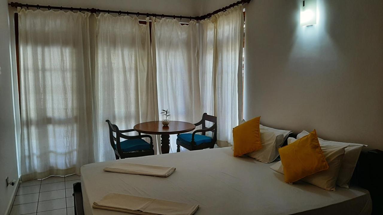 Surf Villa Hikkaduwa Exterior foto